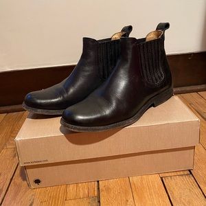 Frye Phillip Leather Chelsea Boots